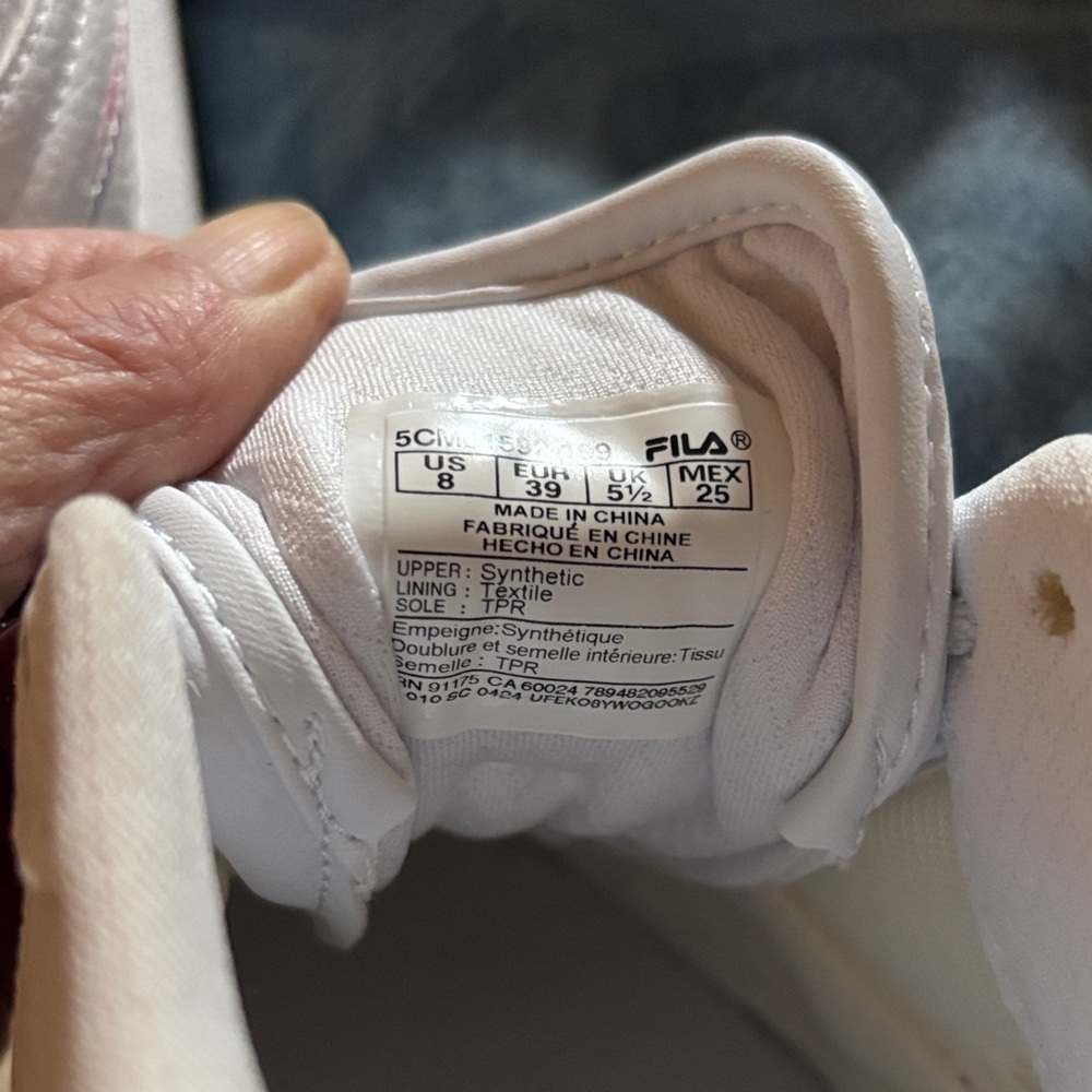 Fila Classic White Leather Sneakers - Picture 4 of 13